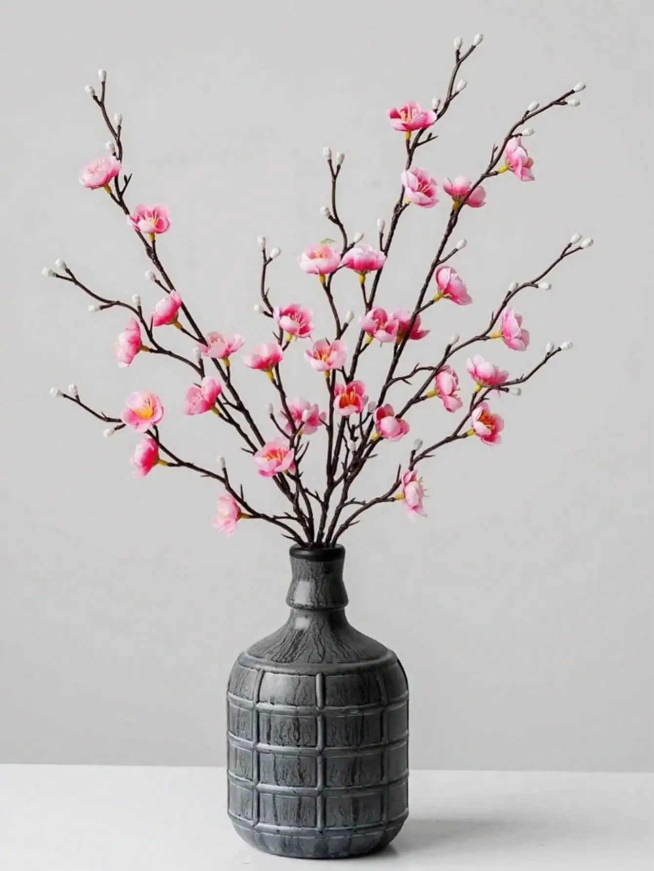 Künstliche Blumen, weiße Pflaumenblüte, 21,7 Zoll, gefälschte Kunststoffblume mit langem Stiel, für Zuhause, Hotel, Hochzeit, Party, Garten, Dekoration, Geschenke, Geburtstag – Detail 3