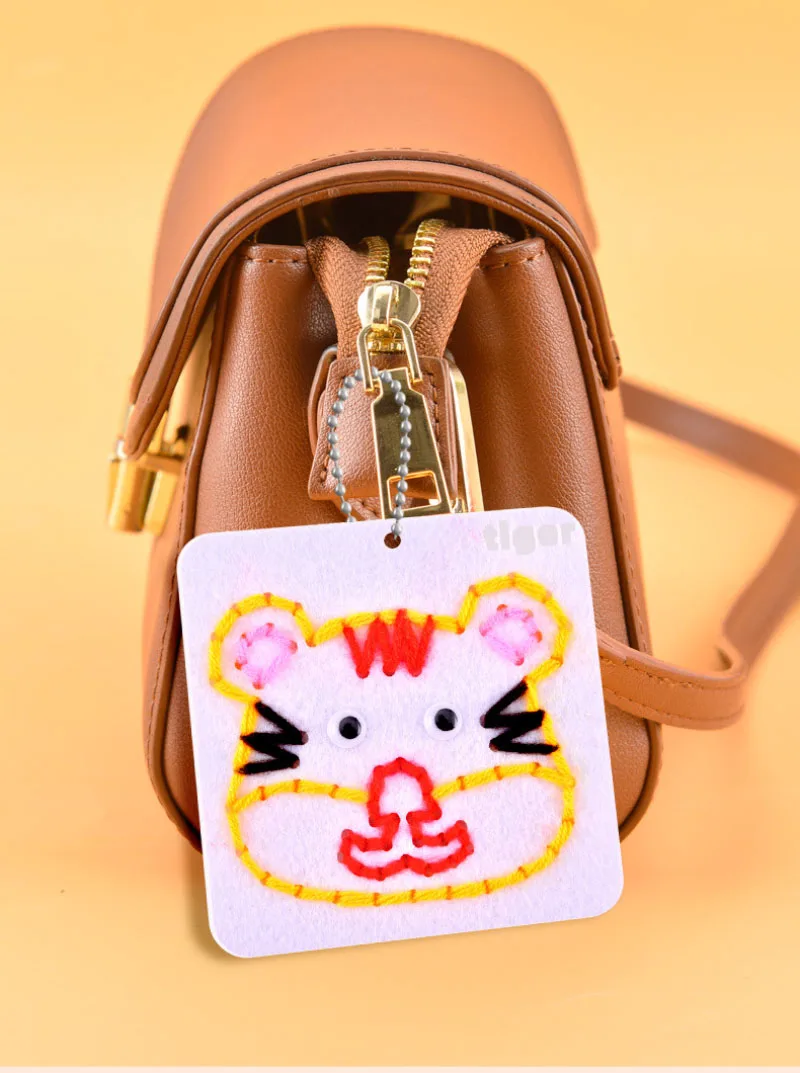 Zestaw do szycia DIY dla dzieci maluch trening motoryki małej zabawki do gwintowania Cute Cartoon włóknina rzemiosło artystyczne Montessori tablice sensoryczne