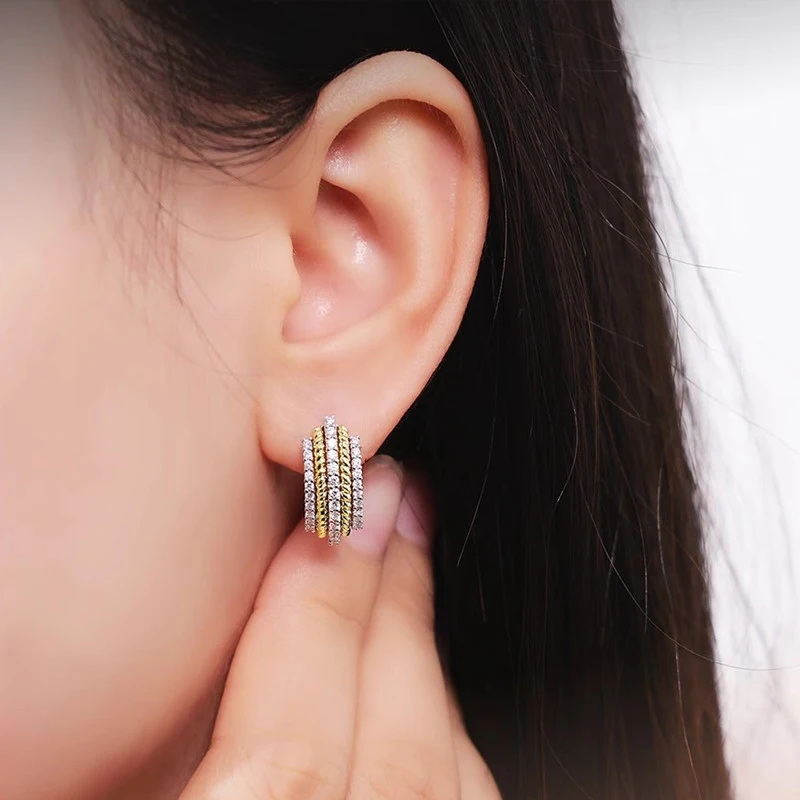 Huitan Luxuriöse, schicke zweifarbige Creolen, vielseitige, modische, elegante Accessoires für Damen, trendiger, glänzender, exquisiter Partyschmuck