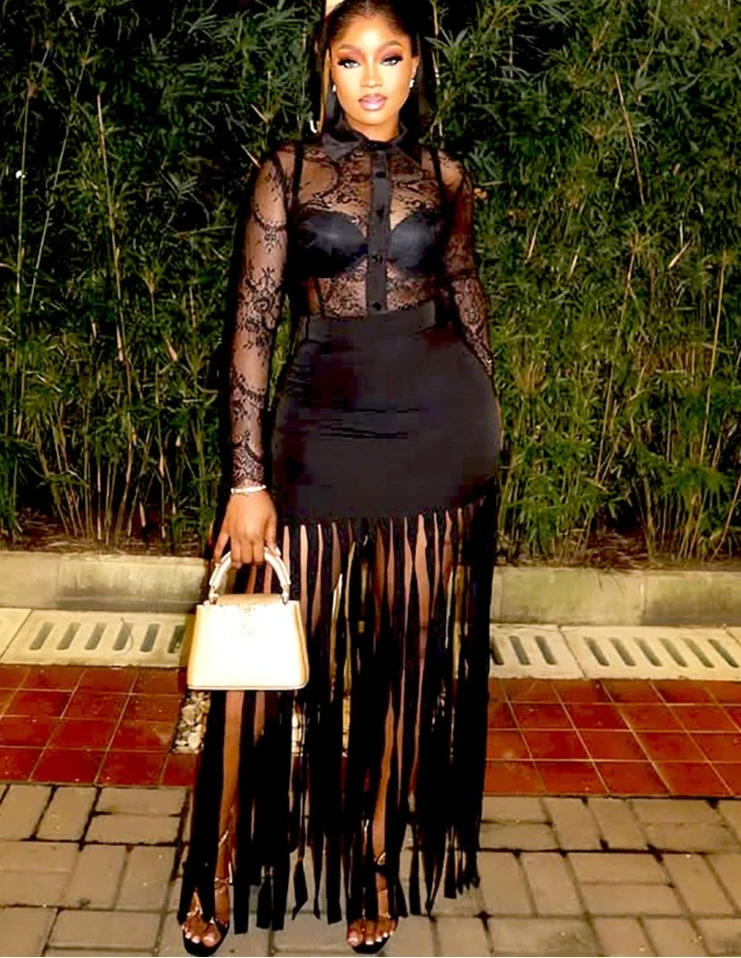 

Женский комплект из 2 предметов, сексуальный сетчатый прозрачный однобортный топ с воротником-поло + разрез, юбки с кисточками, трендовый костюм