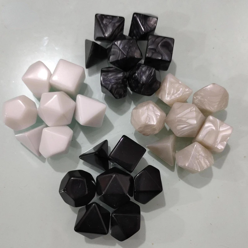 IMDG 7 Pçs/set Multi Facetada Set Pérola Grão Sólido Branco Preto Glossy Dice Board Acessórios Do Jogo