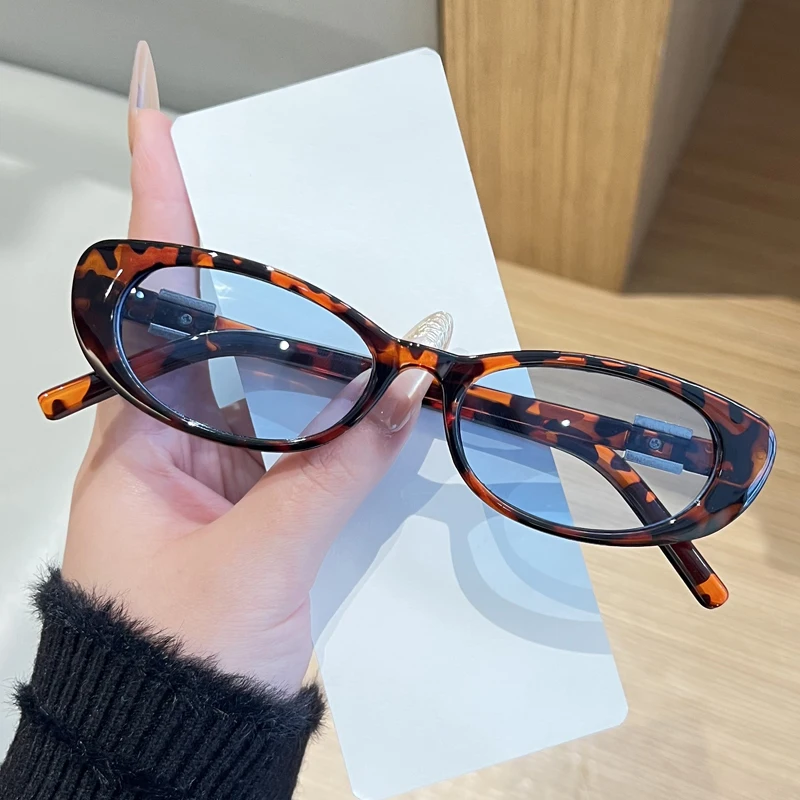 Auto-Sonnenbrille 2026 Neue Katzenaugen-Sonnenbrille für Damen mit Nieten-Dekoration, Modische Kleine Rahmen-Brille, Luxuriöser Damen-Stil Brillen