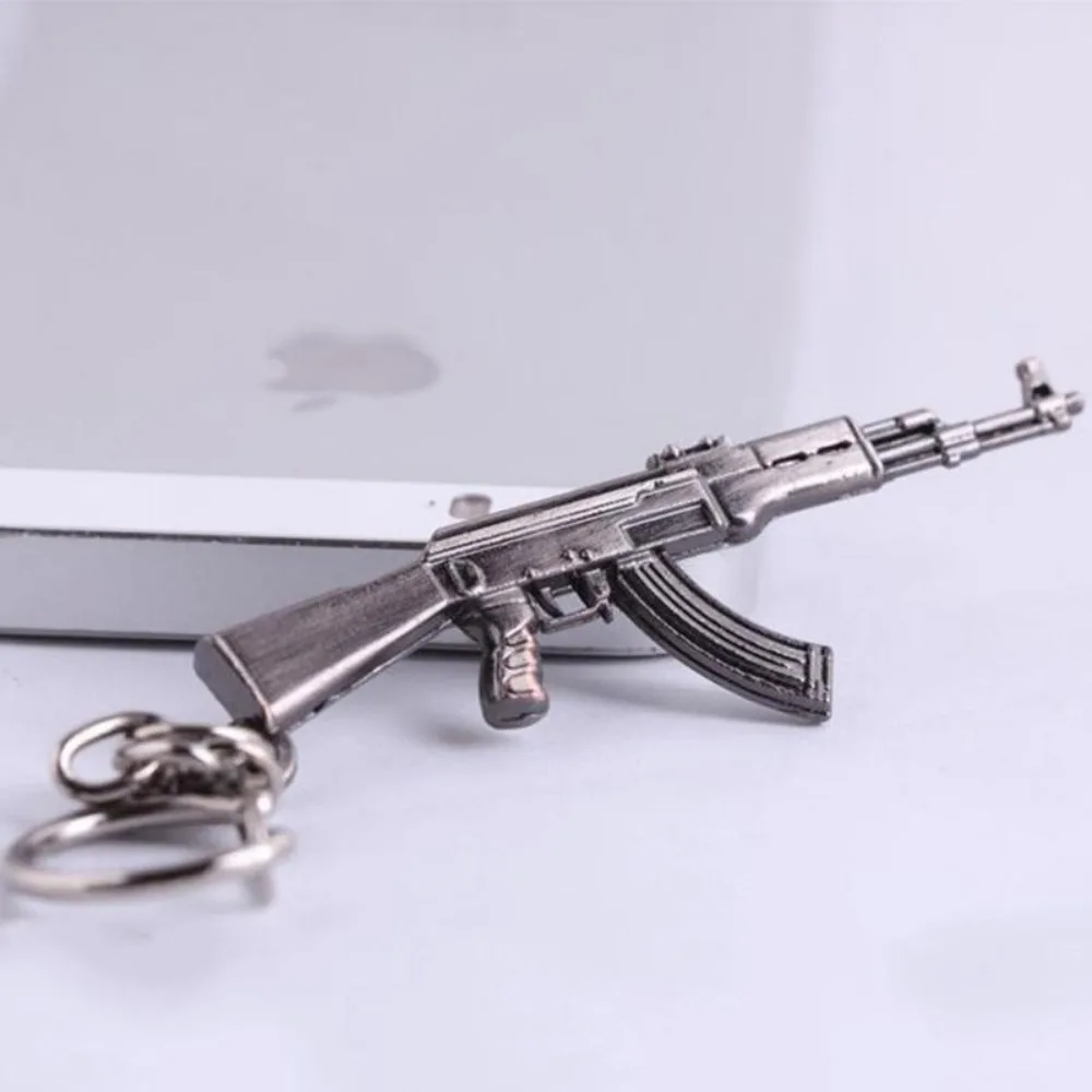 Simple Personality Niche Creative Trend Retro AK47 Gun Weapon Model Metal Pendant Keychain Punk Rock Men\'s Jewelry Metal KeyRing