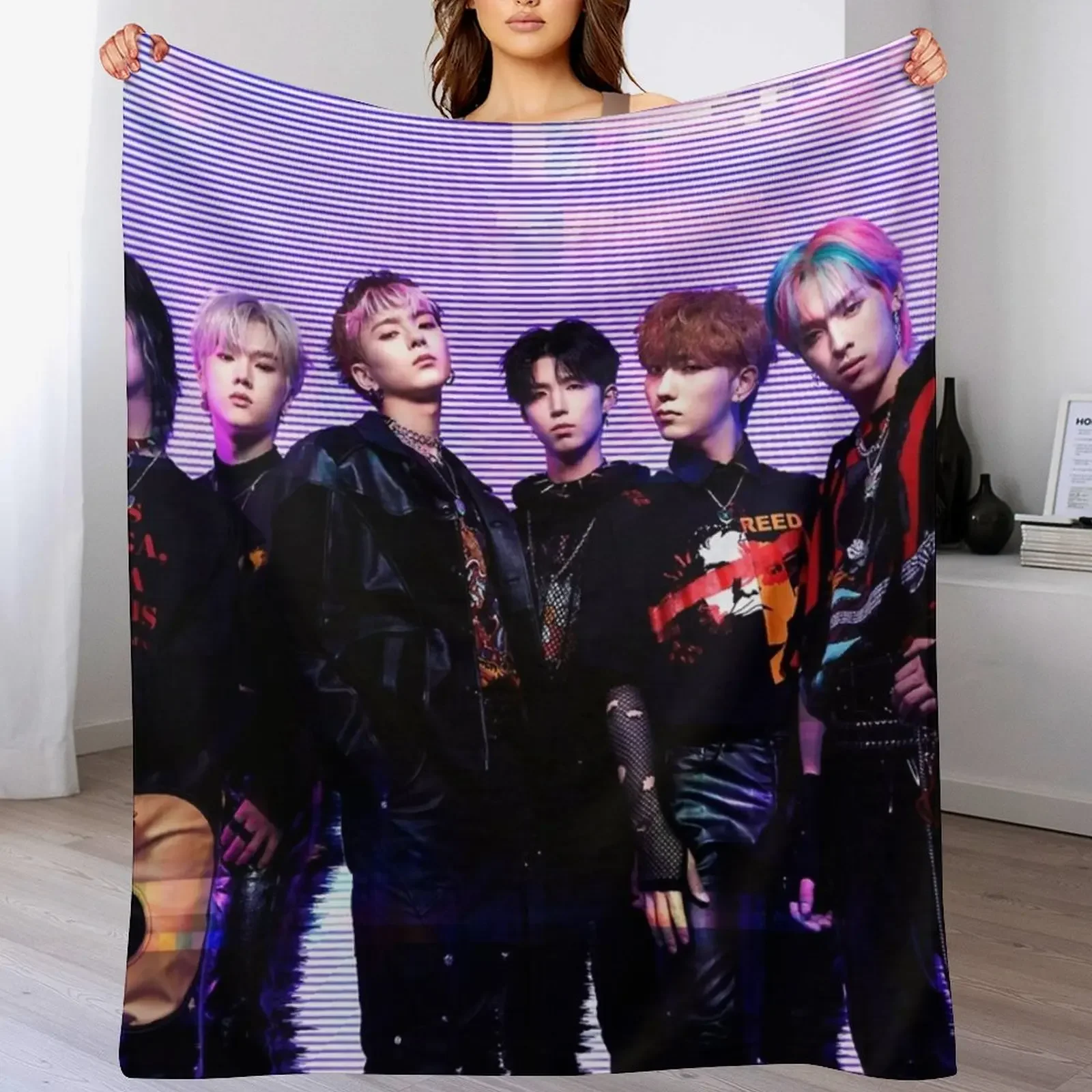 

Xdinary Heroes - Hello, World! Throw Blanket Blankets For Sofas for sofa Bed linens funny gift Blankets