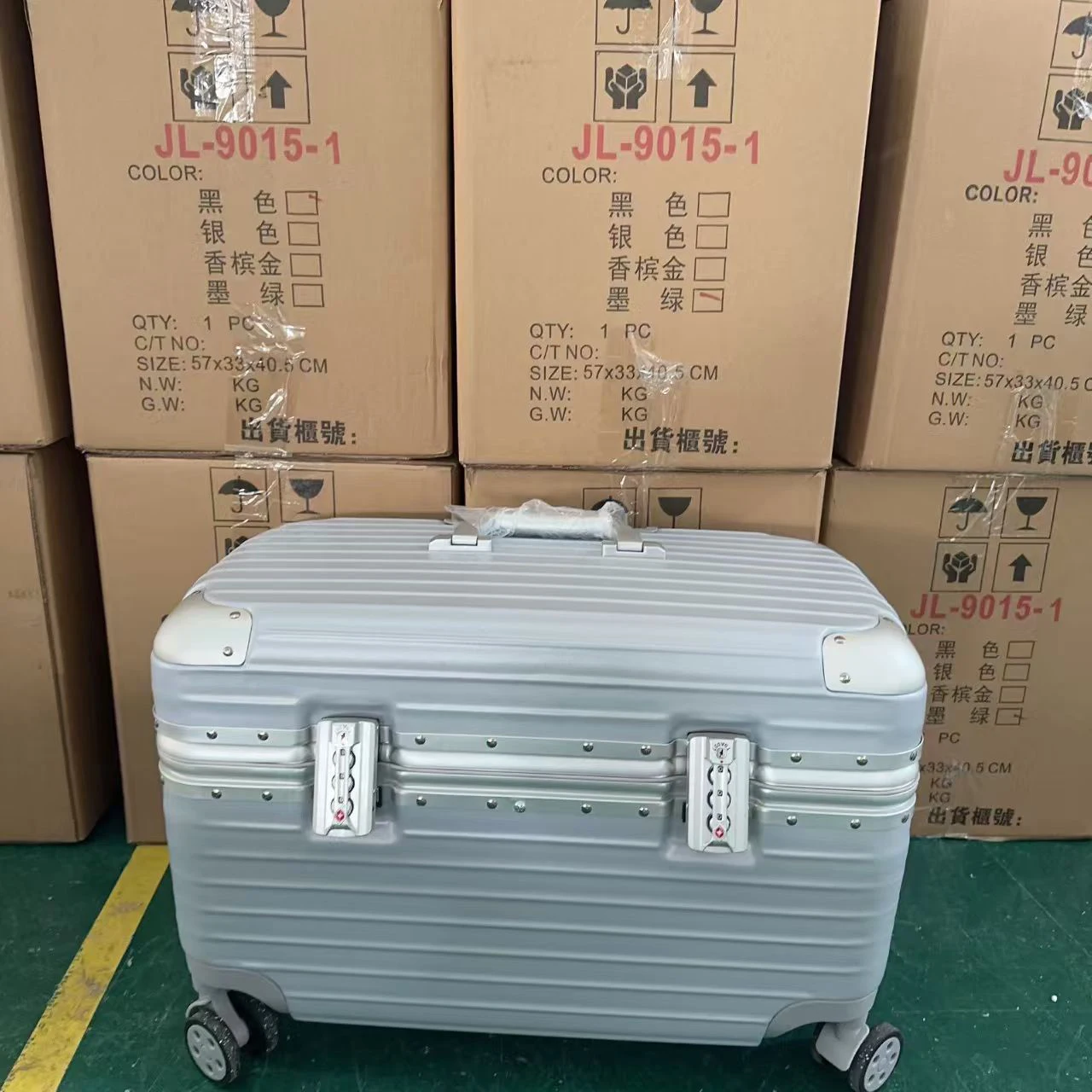 อุปกรณ์ความงามจุดน้ําแข็งอเนกประสงค์สําหรับการกําจัดจุดและเครื่องมือกล่องรถเข็นร้านเสริมสวย