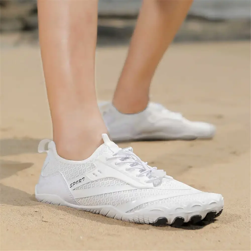 Anti-water Ventilation Man Stylish Sandals 2024 Rubber Slippers Aqua Shoes Sneakers Sport Novelties Affordable Price Tenks