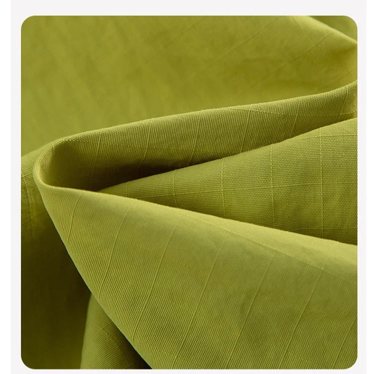 Multifunktionale Tech-Hose für Damen mit wandelbarem Saum, Tragegriff hinten, leicht, wasserabweisend, für Stadt und Outdoor, elastischer Bund. – Detail 4