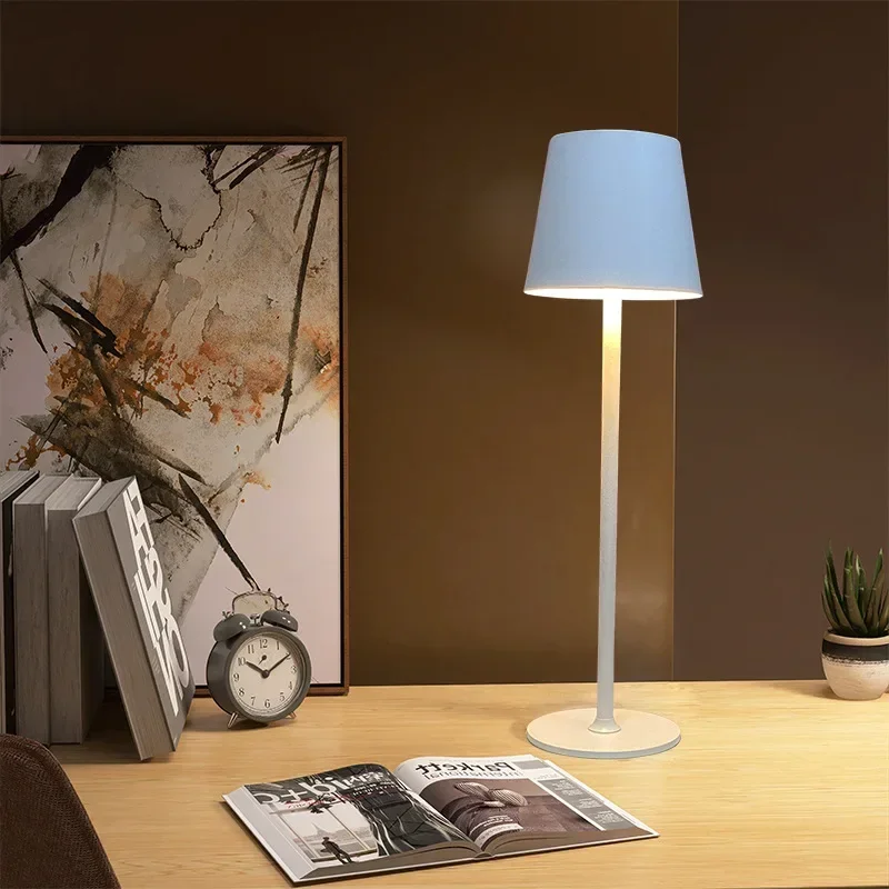 High Footed Desk Lamp American LED Hotel Bar Dining Table Desktop Decoration Creative USB Metal Charging Night Light