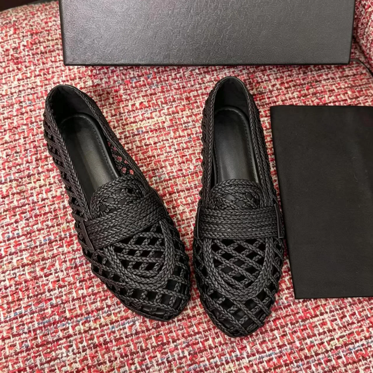

Women's Woven Leather Loafers Breathable Slip-on Almond Toe Fashion Raffia Moccasins Shoes