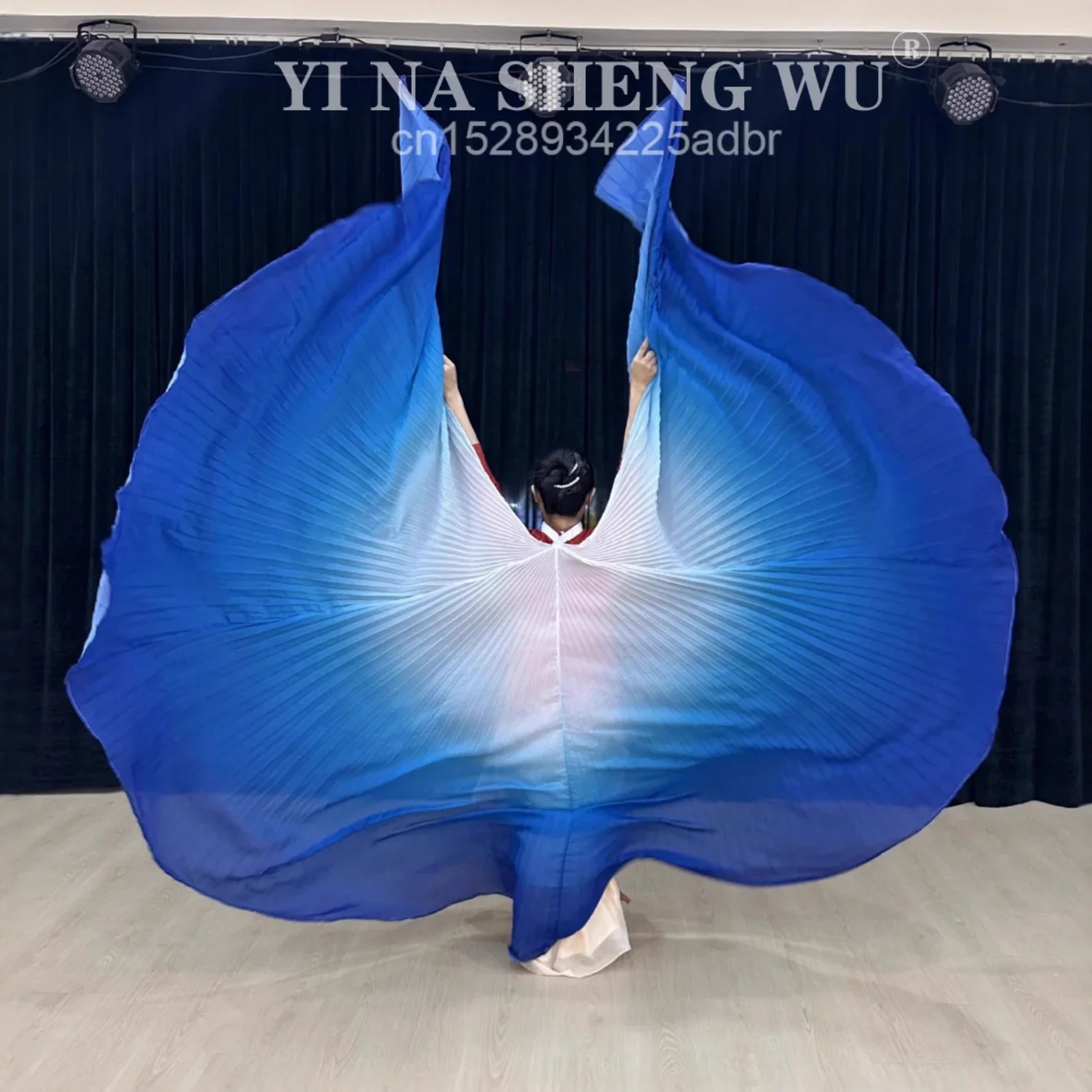 جديد الرقص الشرقي الدعائم أجنحة الأبيض والأزرق التدرج الشيفون عباءة الأداء الإناث مرة أخرى مع الدعائم أجنحة الثناء الأداء #2