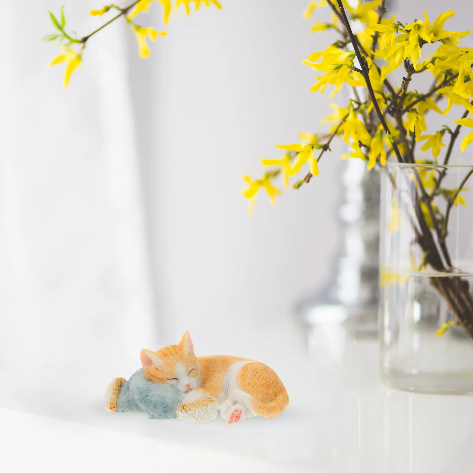 

Resin Cat Statue Garden Sleeping Cat Decor Multi-Functional Miniature Landscape Ornament for Indoor Outdoor Desktop Home Decor