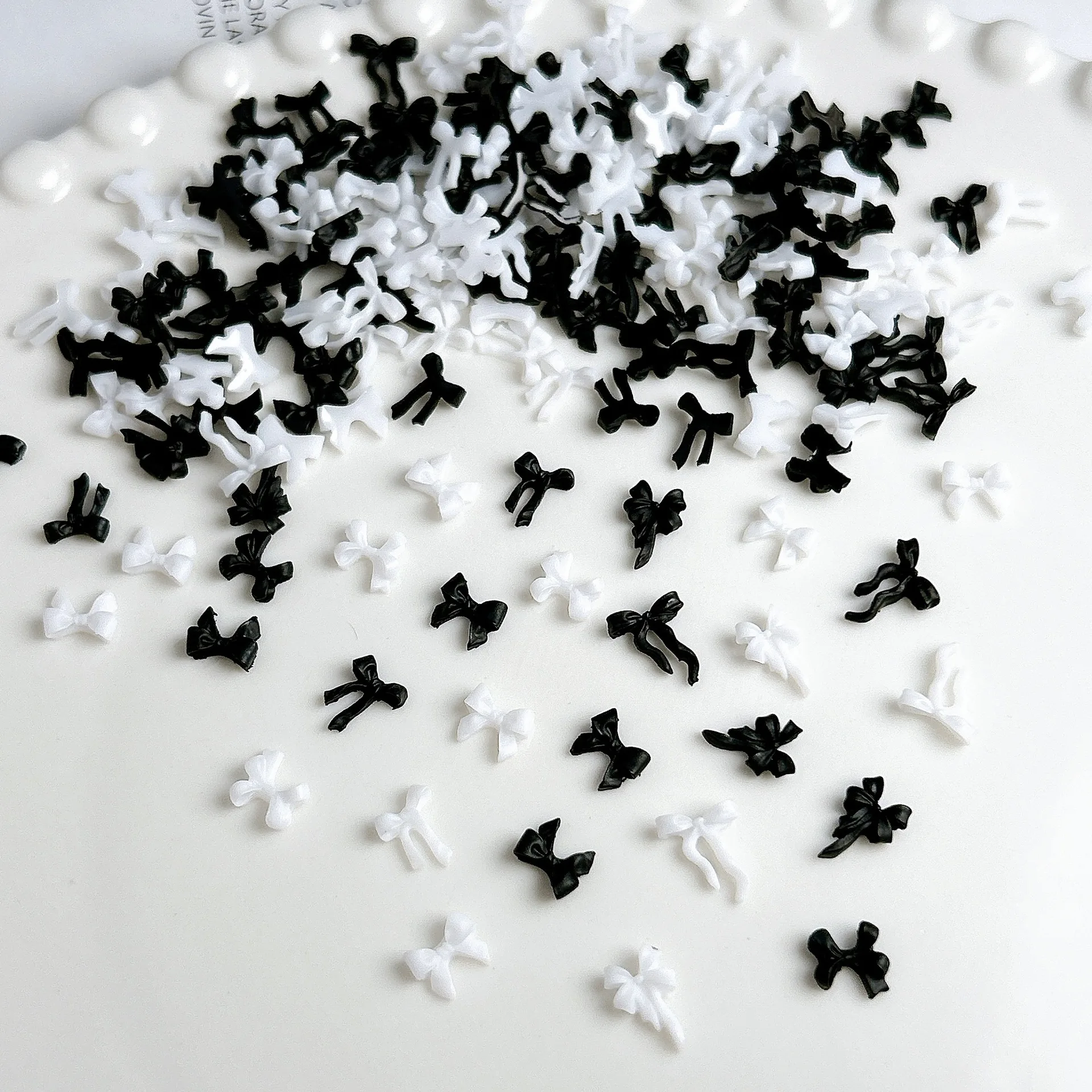 30 قطعة أسود أبيض تصميم مختلط ثلاثية الأبعاد قوس أكريليك مسمار الفن السحر اكسسوارات أجزاء للأظافر الديكور مانيكير لوازم المواد