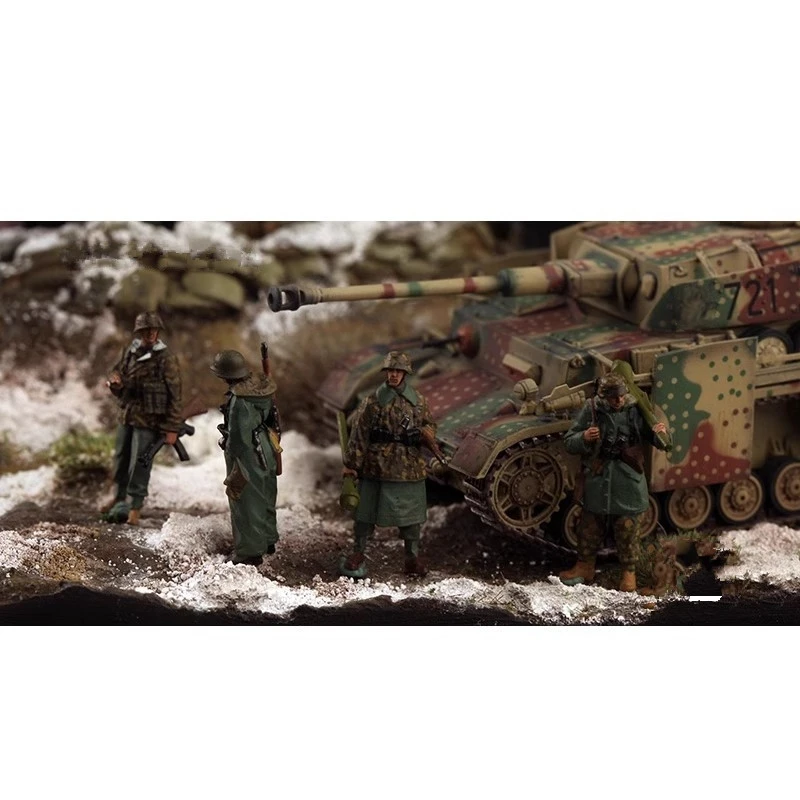

1/72 Scale Resin Germany Winter Soldiers March 4pcs Action Figures Model Toy DIY Scene Accessory Dolls Action Figurte Fans