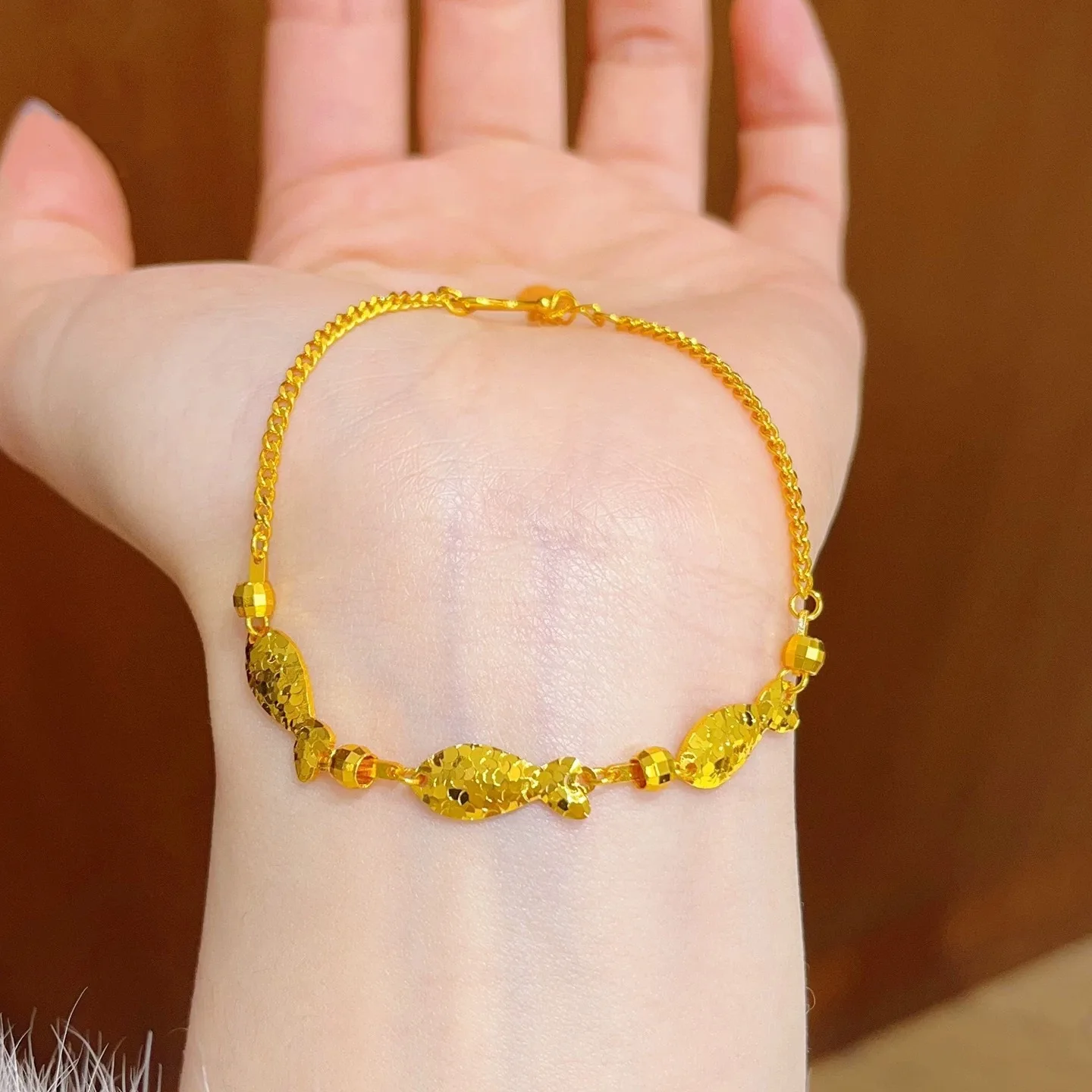

2026 new popular style, shattered ice fish bracelet, new Chinese style, light luxury, high-end, sparkling fish bracelet