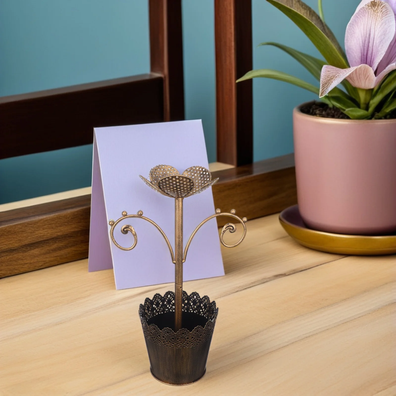 

Подставка для ювелирных изделий в форме цветка, металлическая винтажная витрина для ожерелья, серег, браслетов, ручек, кистей для макияжа, рабочего стола