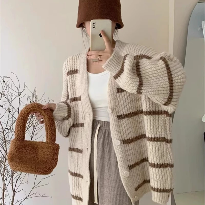 السيدات Thiened V-Ne محبوك سترة معطف شريط نمط الخريف الشتاء ملابس خارجية عادية Sle العلامة التجارية الصينية طويلة Sve