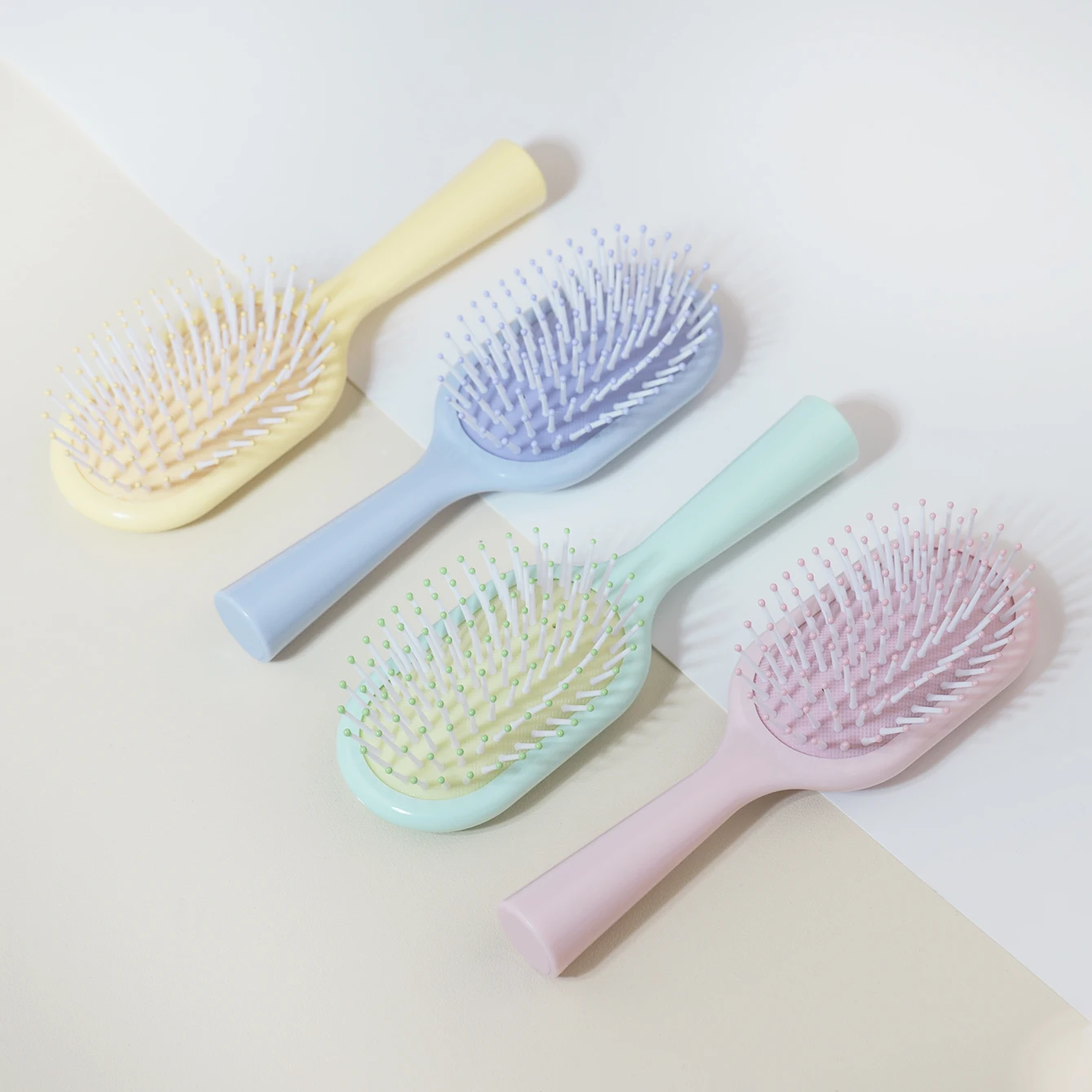 

1/4Pc Air Cushion Massager Hairdressing Brushes，Shaping Comb ，for Man&Women , for All Types of Hair，Special for real hair wigs
