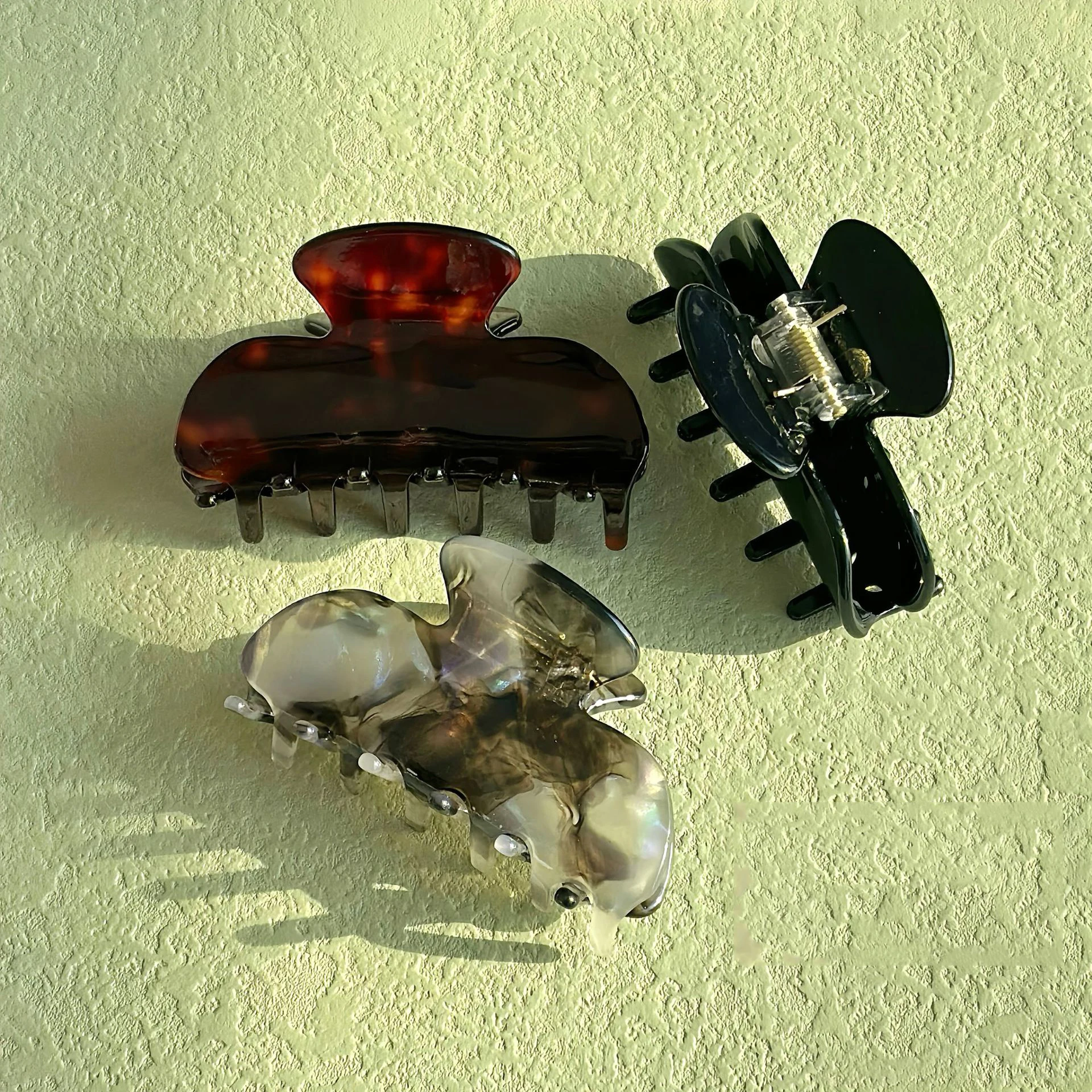 YHJ NEUE 8CM Einfarbige Haarklammer Klassische Serie Elegante Retro Streifen Acetat Klaue Clip Mode Haarschmuck für Frauen Mädchen