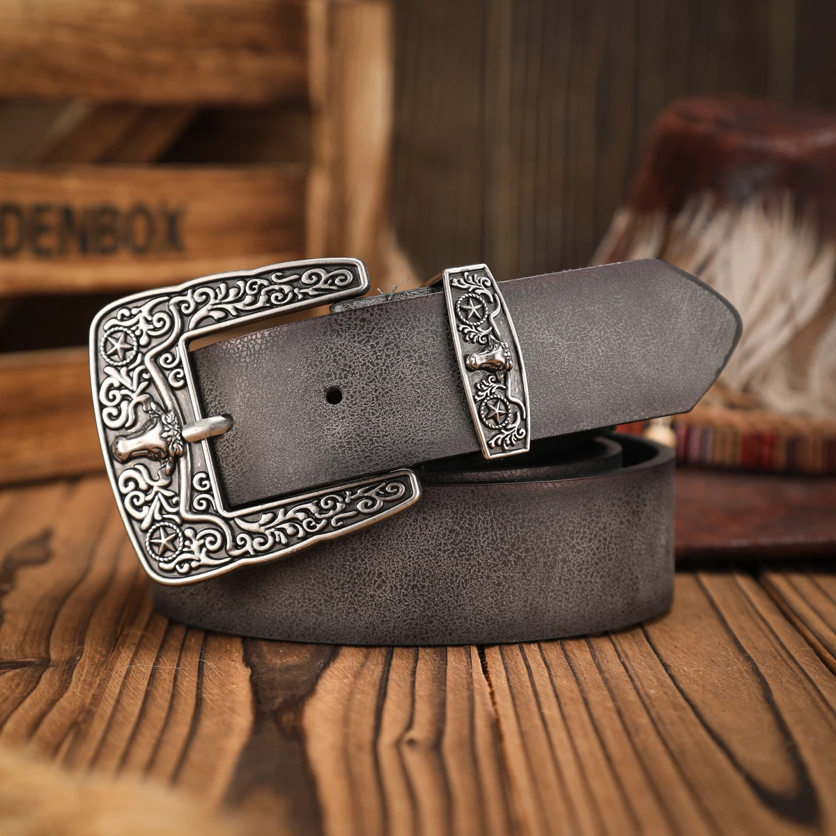 Ein lässiger, individueller und Retro-Gürtel, ein Kleidungsaccessoire im Western-Stil, Metallschnalle, PU-Gürtel, geeignet für Männer und Frauen – Detail 1
