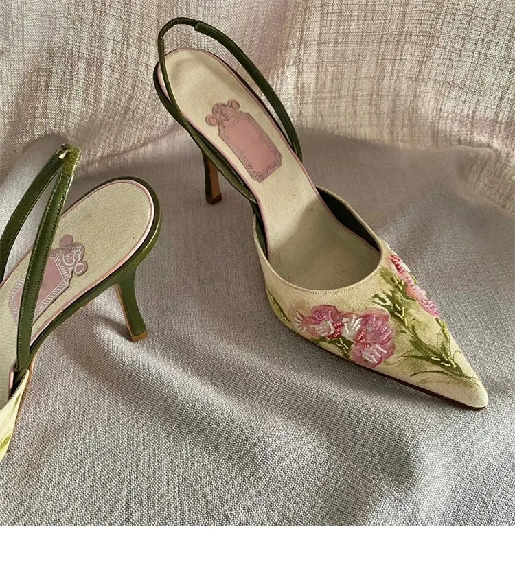 Embroidered women's shoes, vintage high heels, Republic of China style, versatile extra high-heeled pointed shoes