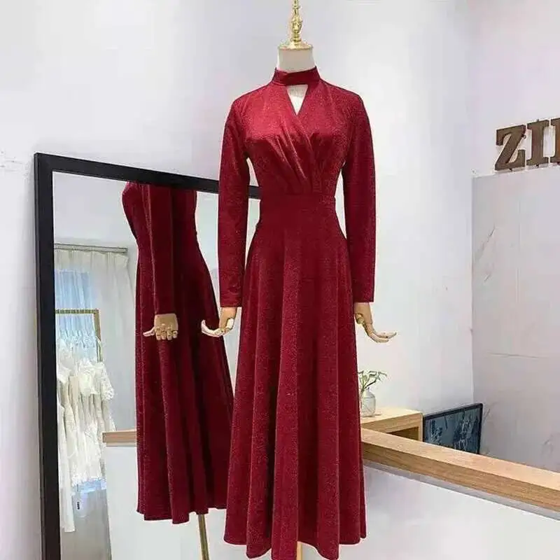 

Манекен женский с деревянным основанием, регулируемый, для демонстрации свадебной одежды, с тканевыми чехлами на руки и голову, металлический, для магазинов одежды