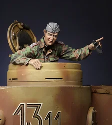 1:35 Resin kit   Panzer Crew, Kursk 1943  1