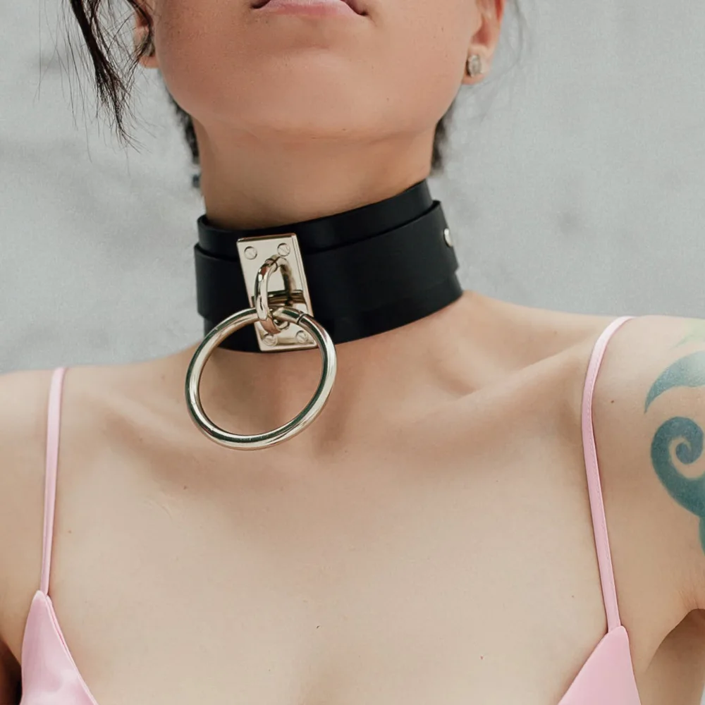 Collar de Bondage de cuero para mujer, Gargantilla Sexy, Collar de esclavo caliente Bdsm, cinturón de cuello erótico, puño de 18 pulgadas, adorno de juego fetiche