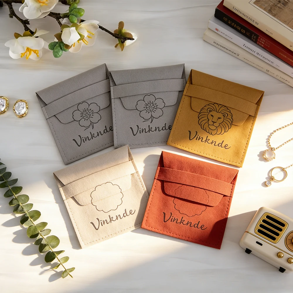 

50Pack 6.2x6.2cm Custom Logo Grey Suede Microfiber Envelop Flap Bag Jewelry Earrings Rings Necklace Packaging Bags Gift Pouch