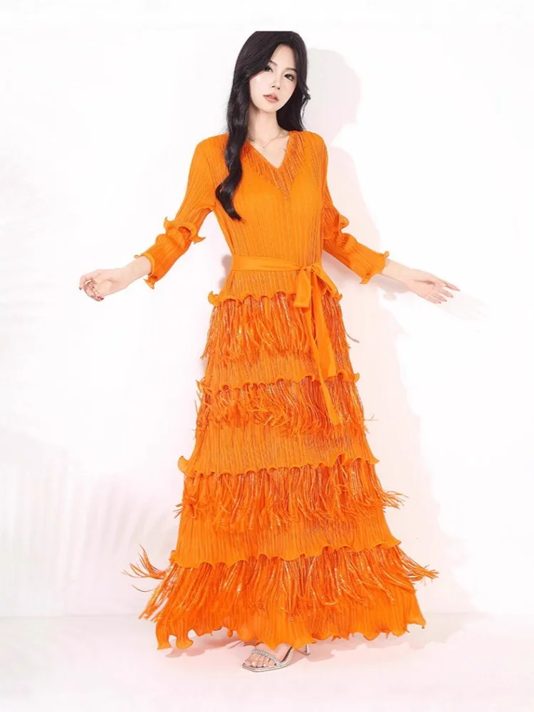 

Miyake Pleated Dress Women's 2025 Summer New Fashion Temperament Slim and Thin V-neck Bronzing Fringed Long Dresses