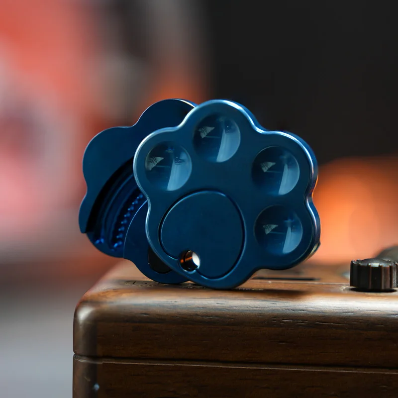 

Cat God Cat Claw EDC Косая сторона Push Ding Ding Механическая металлическая карта на кончиках пальцев Механическая интенсивная параграф Настольная игрушка