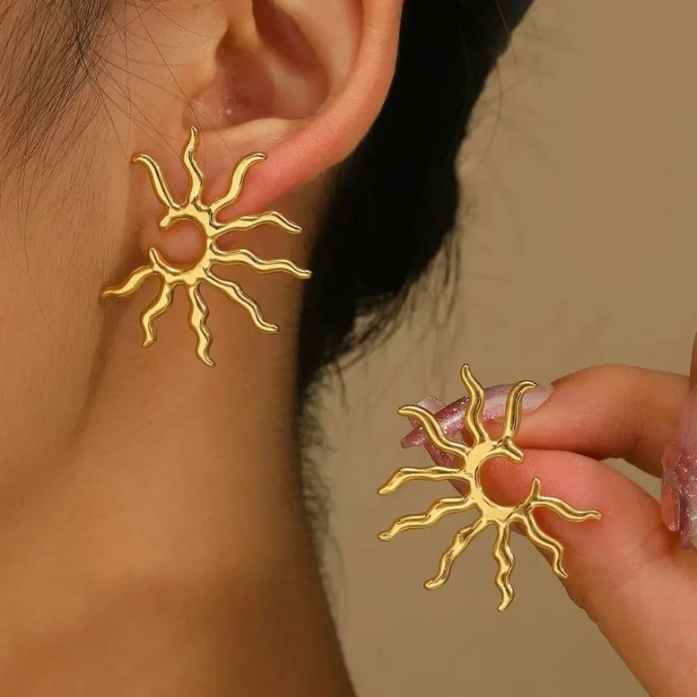 Vintage Stainless Stee Irregular Sun Flower Stud Earrings for Women Exaggerated 18K Gold Plated Geometric Ear Jewelry Wholesale