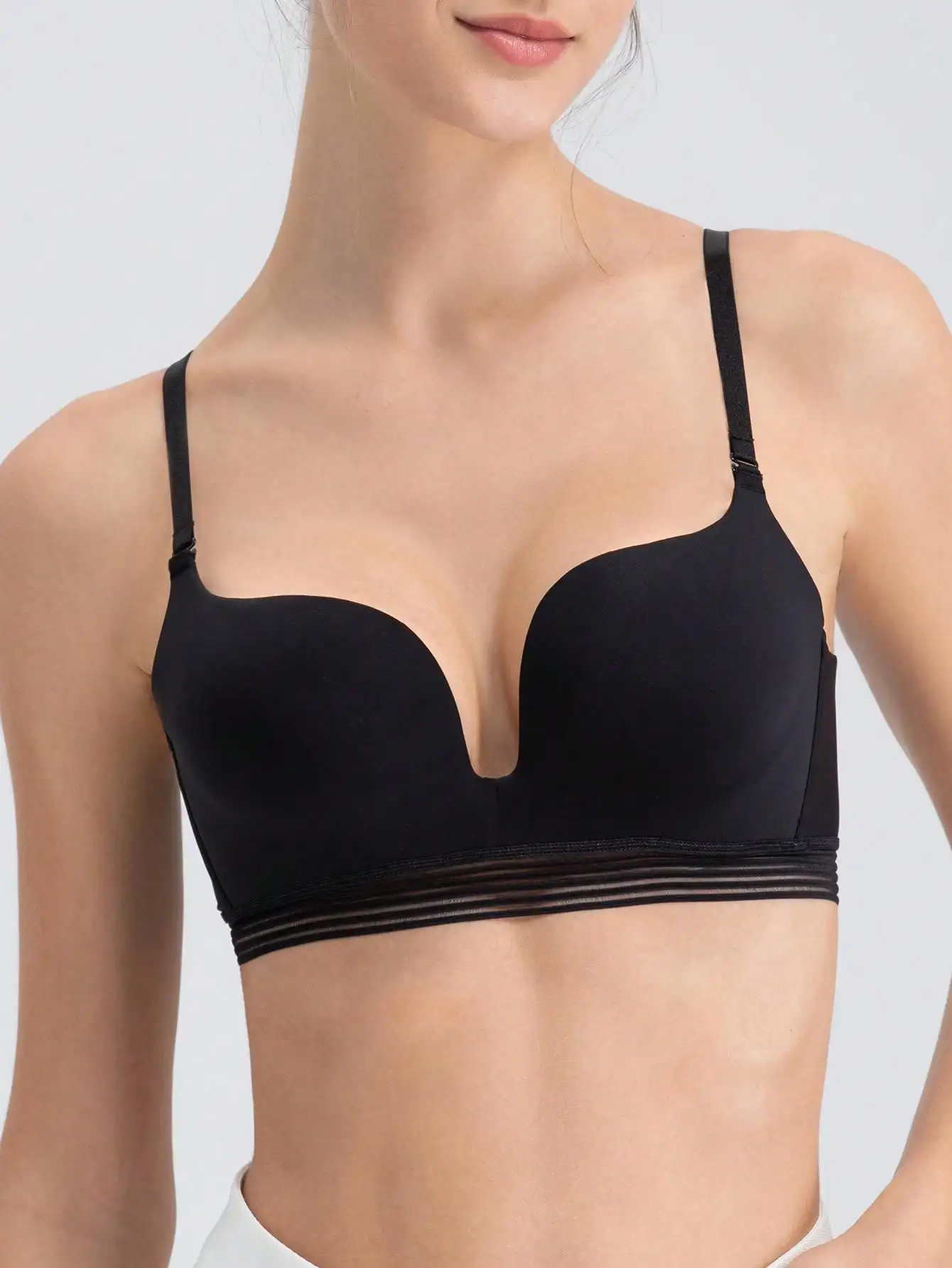 Lingerie francese Sexy per donna senza anelli in acciaio reggiseno Push-up con un design posteriore a forma di U per un supporto migliorato e una