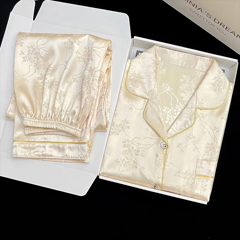 

Новинка: Летний комплект в минималистичном стиле люкс — топ с коротким рукавом и длинные брюки. Женский домашний костюм в китайском стиле, свободного кроя, комфортный.