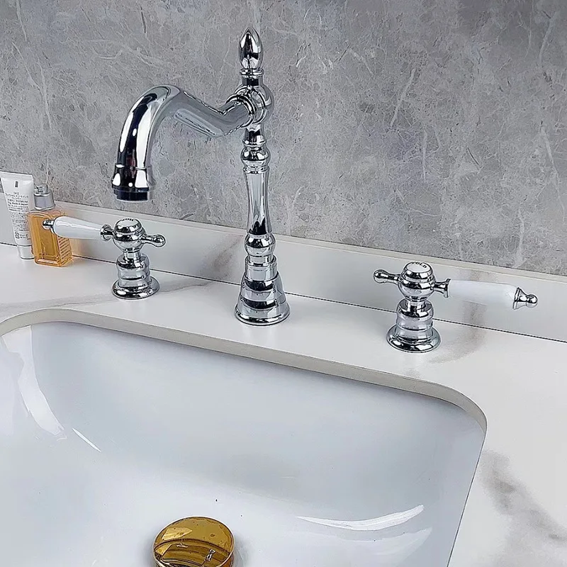 

European Mediterranean bathtub faucet three hole split type faucet bathtub five hole pull-out hotel bathroom set