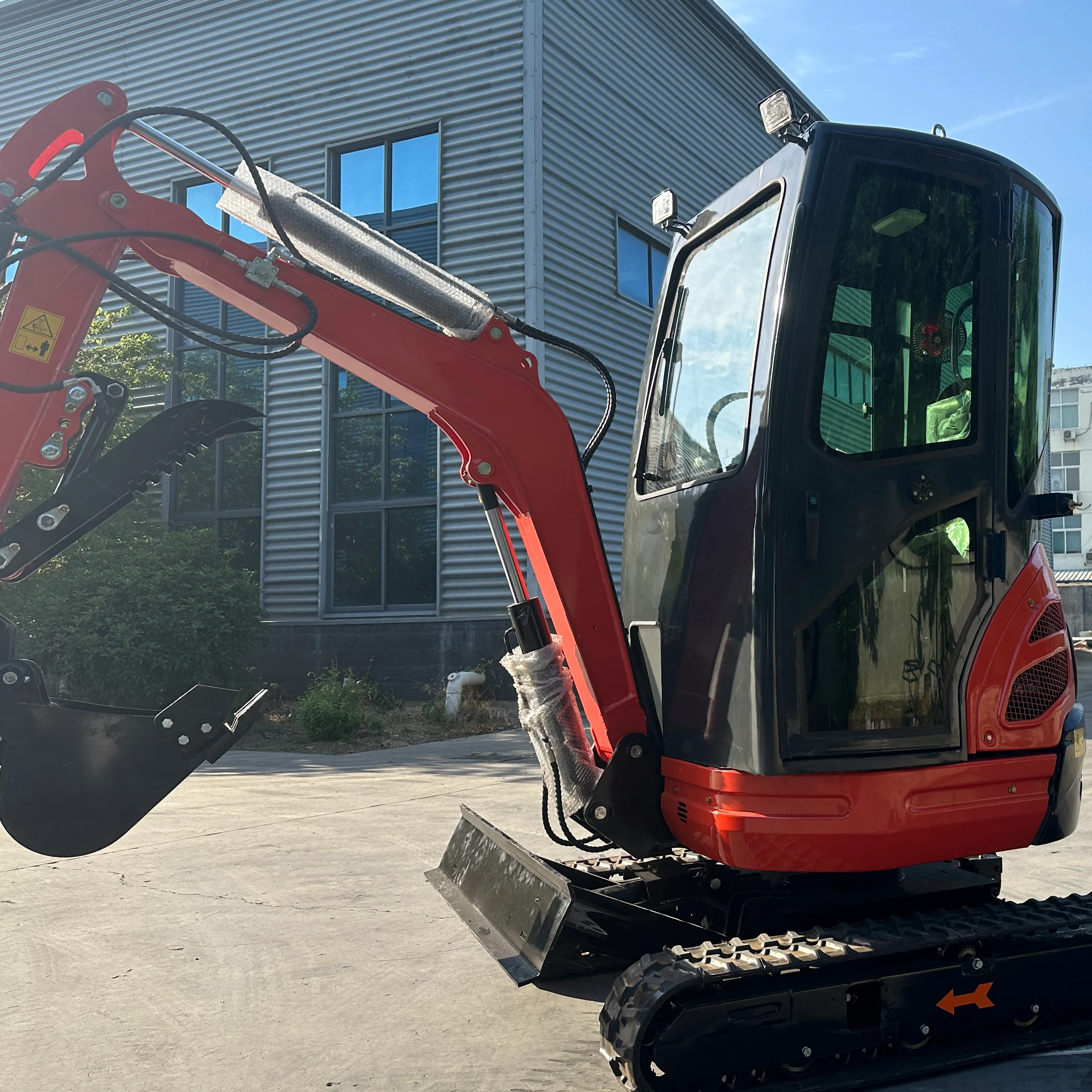Mini Excavator 2 ton 2.5 ton Customize Factory Price Mini Digger  Free shipping Kubota Engine  Excavator Crawler Excavator