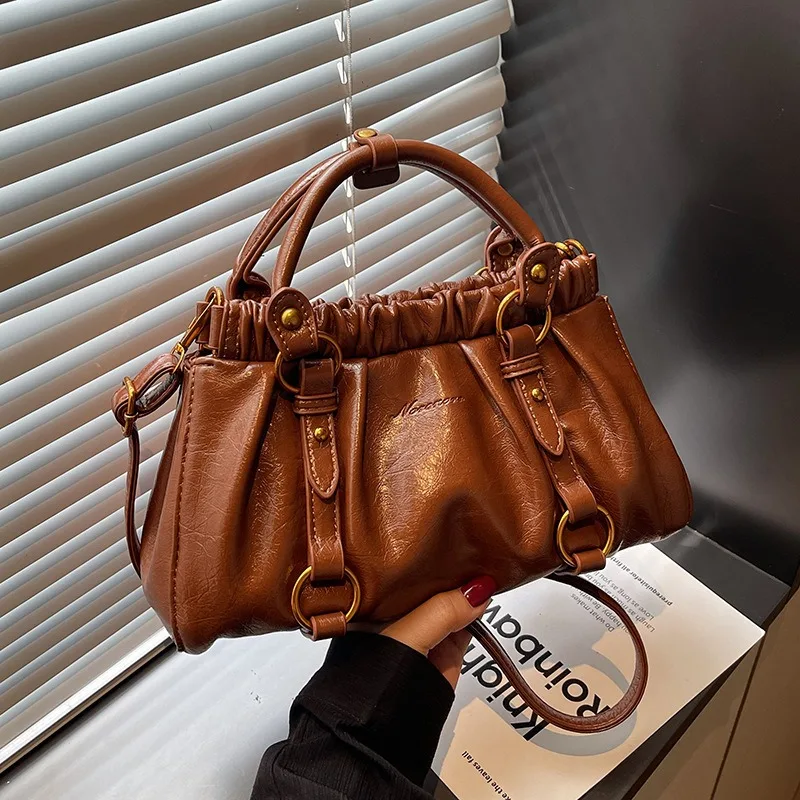 

Retro Advanced Handbag for Women 2026 New Autumn and Winter Versatile Crossbody Bag Fashionable Hand-held Small Handbag