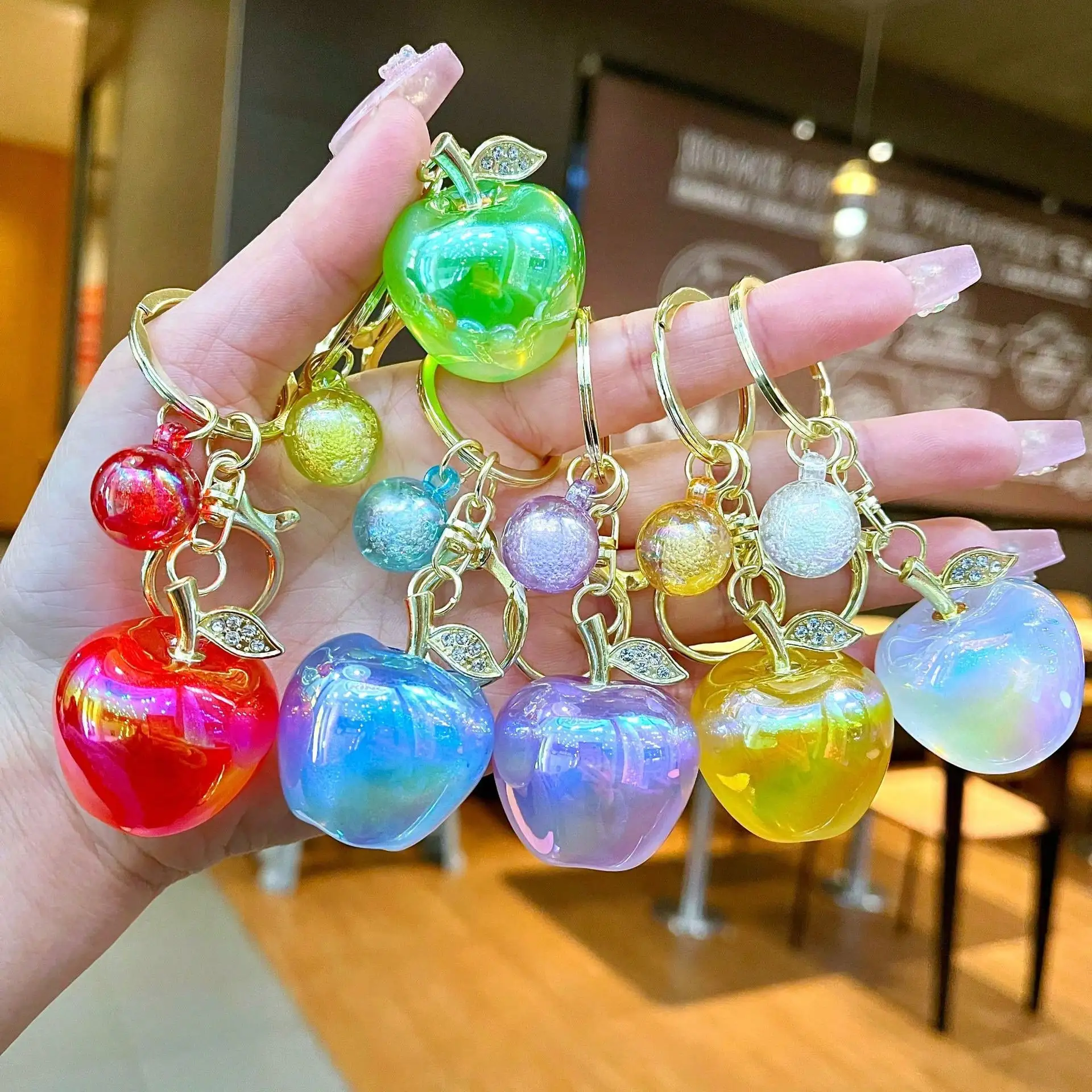 1 Creative Apple Keychain, Suitable for Bag Keys, Fashionable Fruit Pendants, Bag Charm Decoration Ornaments