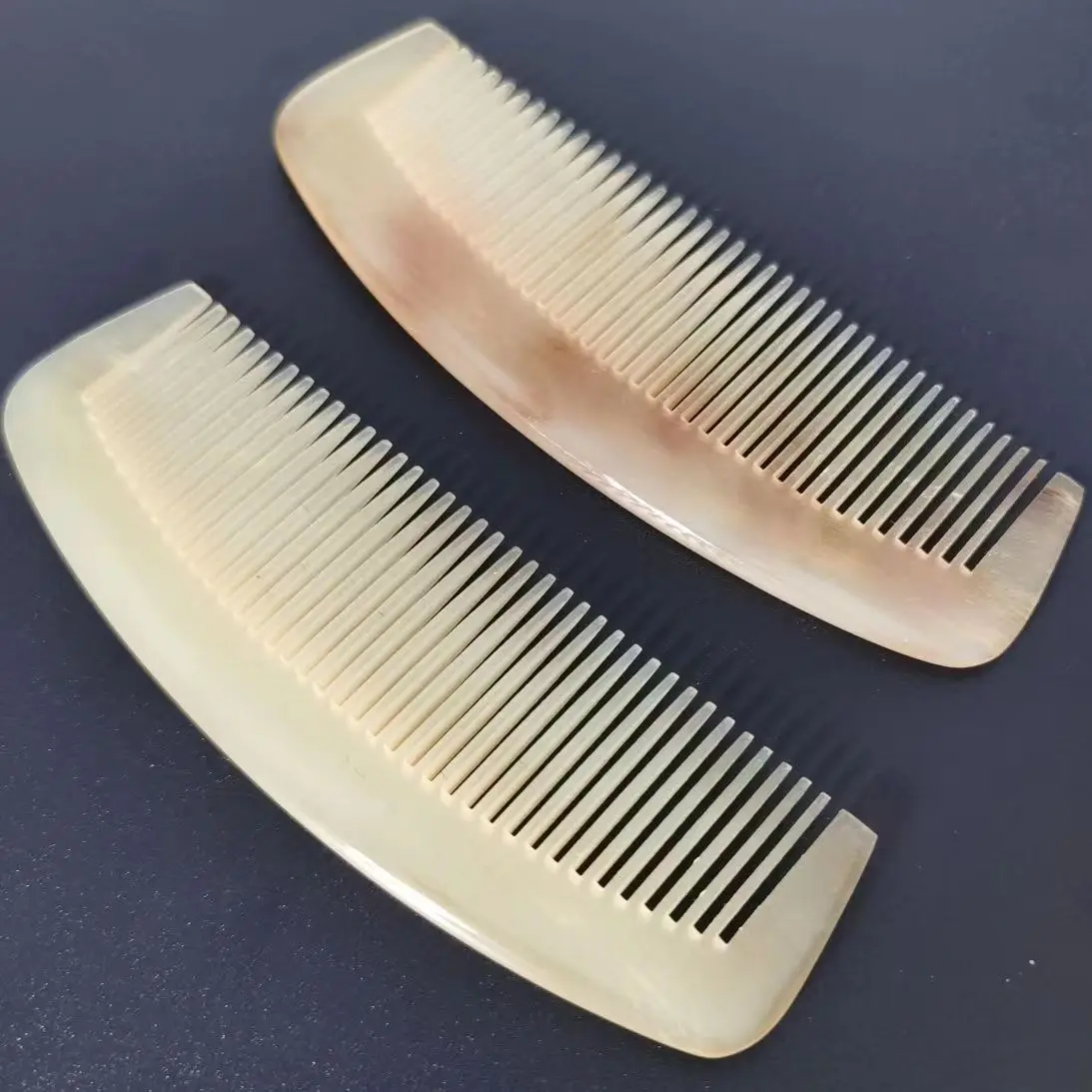 Ox Horn Hair Comb 10cm Hairdressing Mini Random Color Massage Comb Anti-Static Styling Health Care Natural Ergonomic Portable