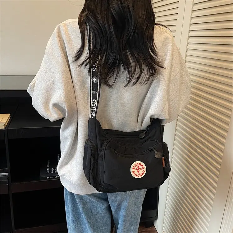 

2026 New Casual Lightweight Personalized Women's Bag, Fashion Messenger Small Square Bag, Versatile Simple Commuter Bag