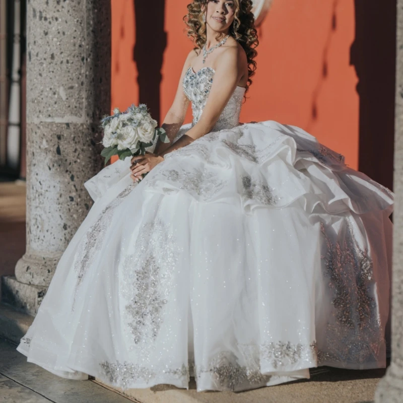 

Quinceanera Dresses Shiny Off Shoulder Ball Gown Sweet 16 Dress Applique Lace Beading Crystal Tull Tiered Birthday Party Vestido