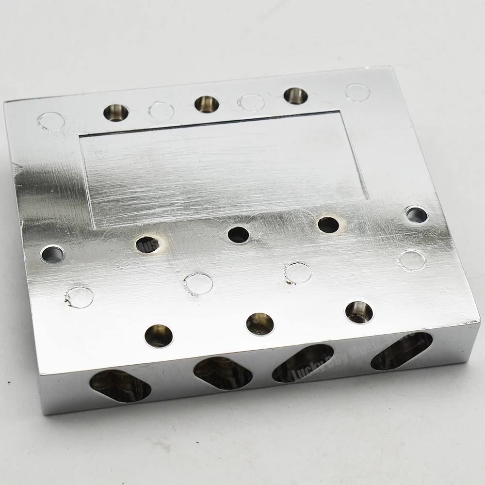 

Vintage 4-String Bass Bridge 82x68.3MM String Bottom Through with Brass Saddle String Spacing Bass Fixed Bridge