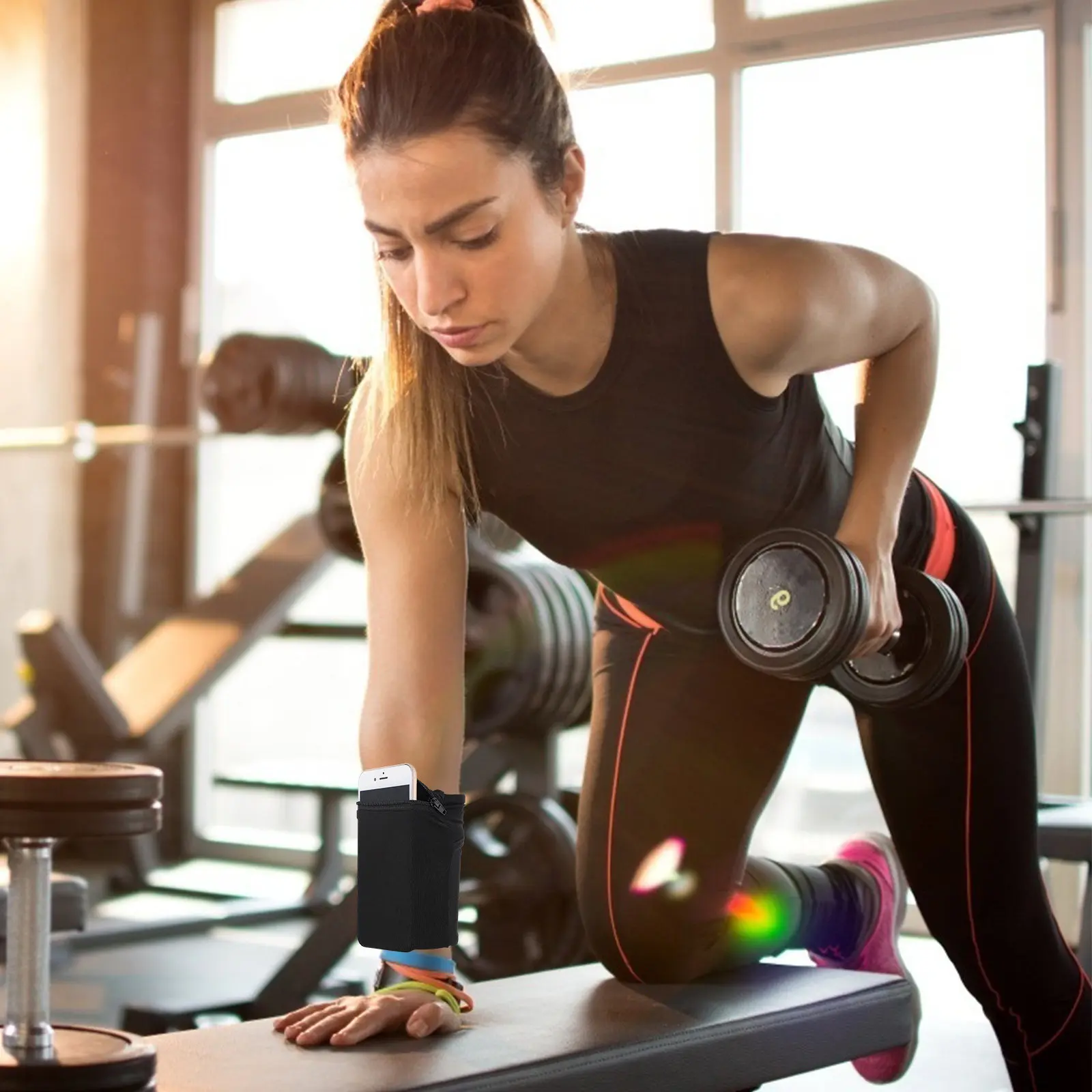 

Кошелек-наручник для бега, походов, кемпинга, фестивалей. Надежный карман на молнии. Легкий, из эластичной ткани. Для денег, карт, документов, телефона.