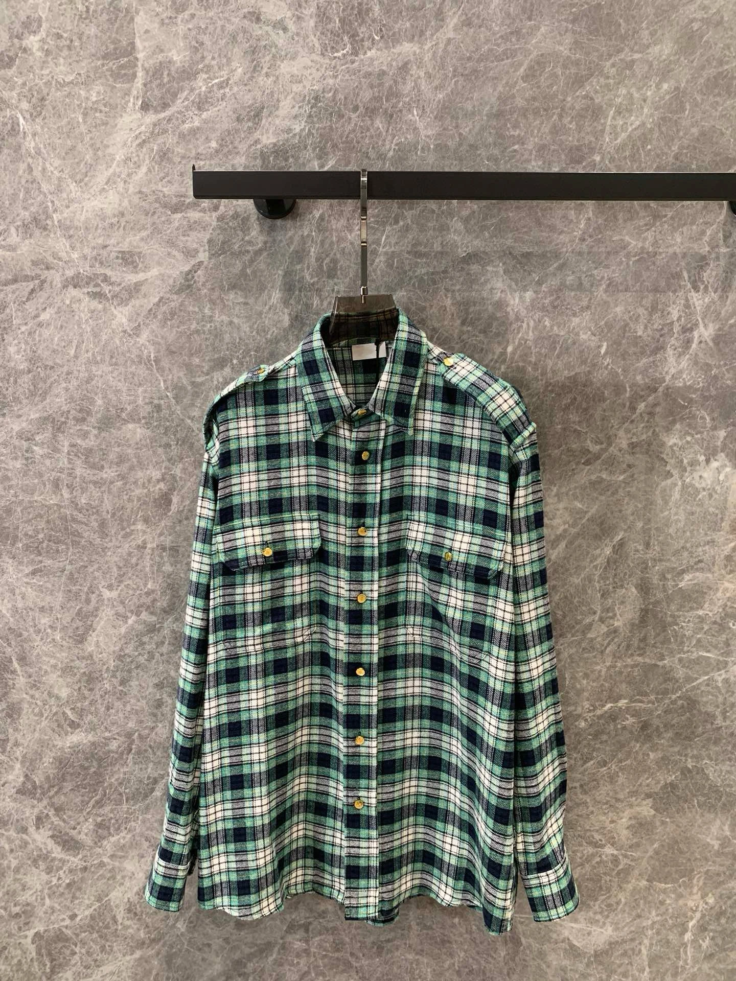 Early fall new loose version long-sleeved plaid shirt soft and comfortable leisure commute