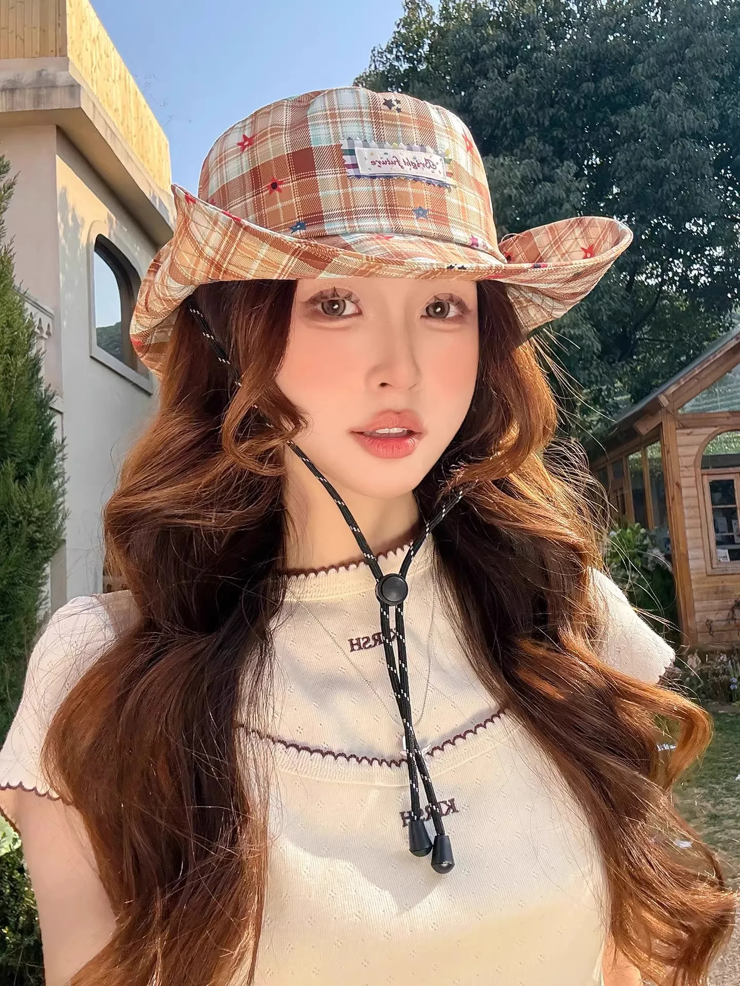 chapeu-feminino-de-pesca-primavera-verao-2026-novo-retro-xadrez-para-viagem-ao-ar-livre-montanhismo-versatil-com-efeito-emagrecedor-no-rosto-e-protecao-solar