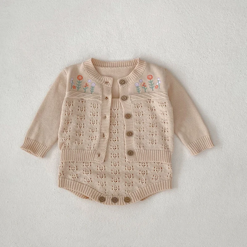 Autumn New 0-3 Year Old Baby Knitted Set for Girls Embroidered Cardigan Coat+Backstrap Solid Color Sweetheart 2-piece Set