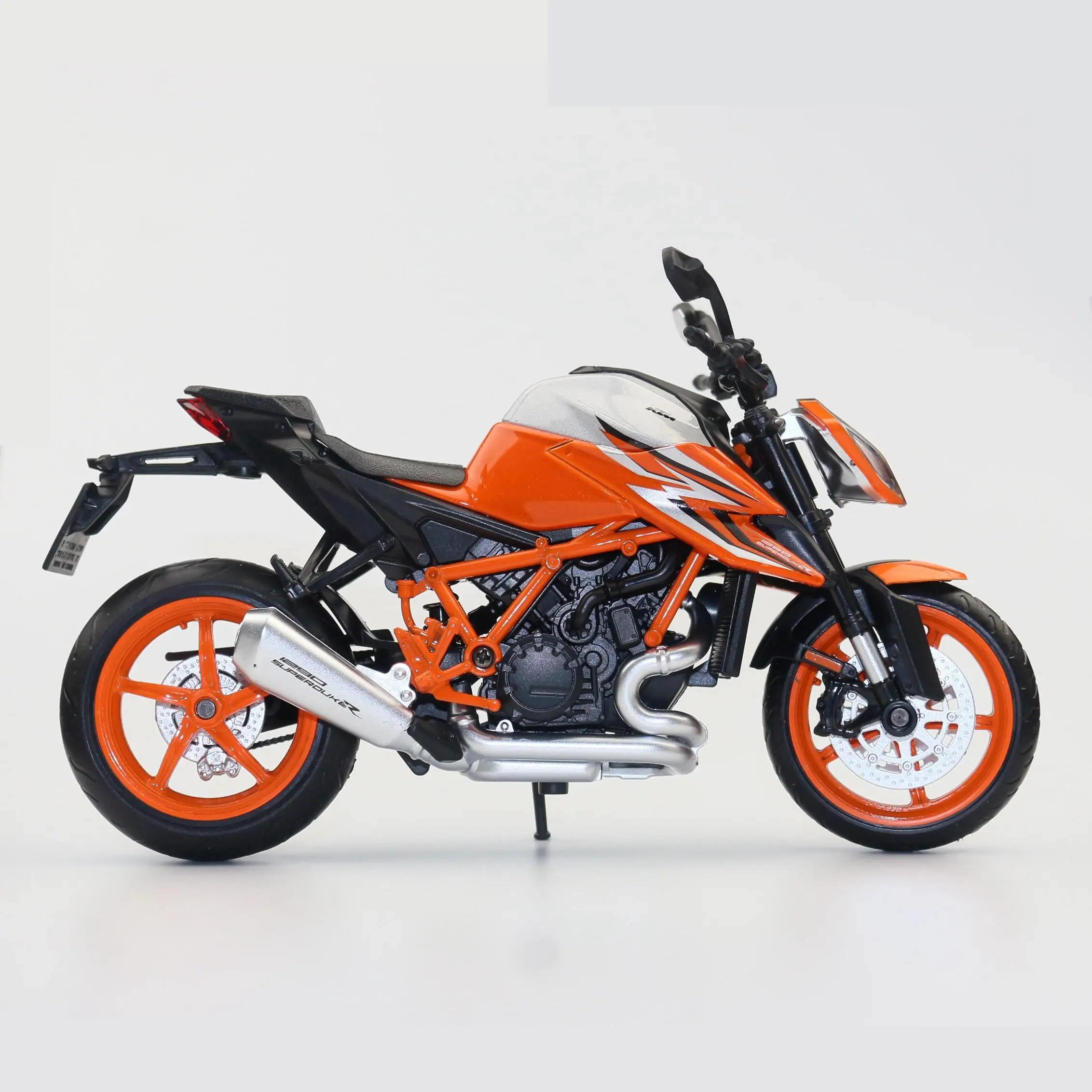 1/12 KTM 1290 szuper Herceg R 2022 Gyermek- Motorbicikli CCA diecast manöken 1:12 Élegáns játékos Versenyzés Miniatűr Beszedés Adomány számára Becő gyerekek