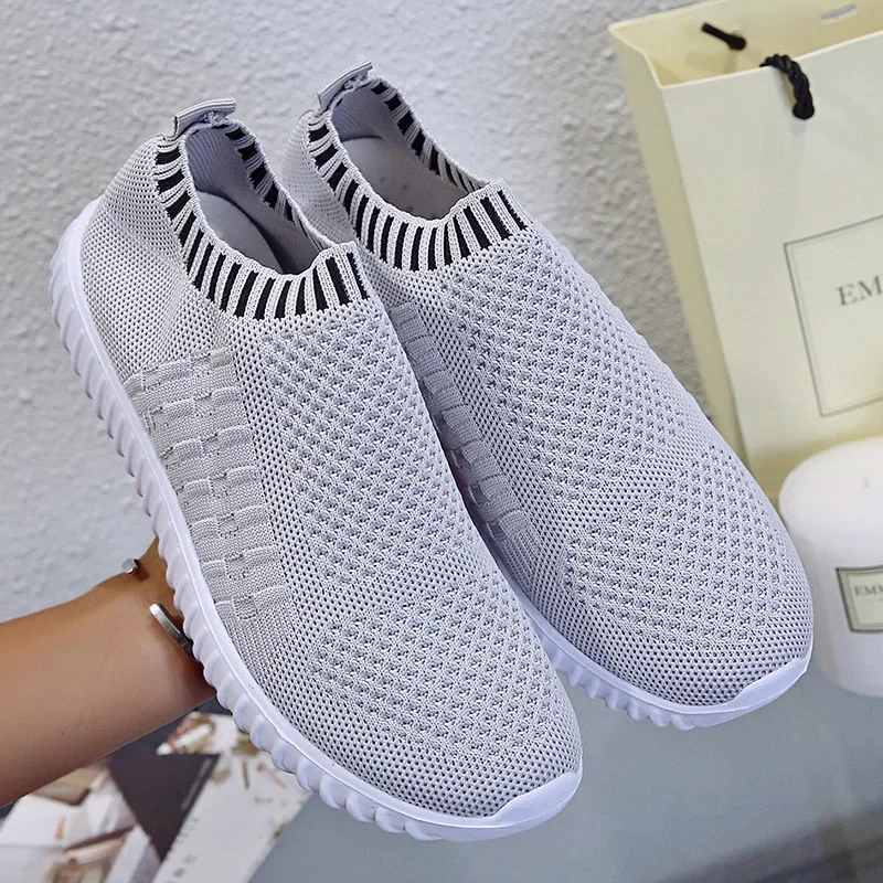 

Lightweight Women's Sneakers Spring Ladies Slip on Casual Women Sports Shoe Ladies Summer Mesh Breathable Female Running Shoes