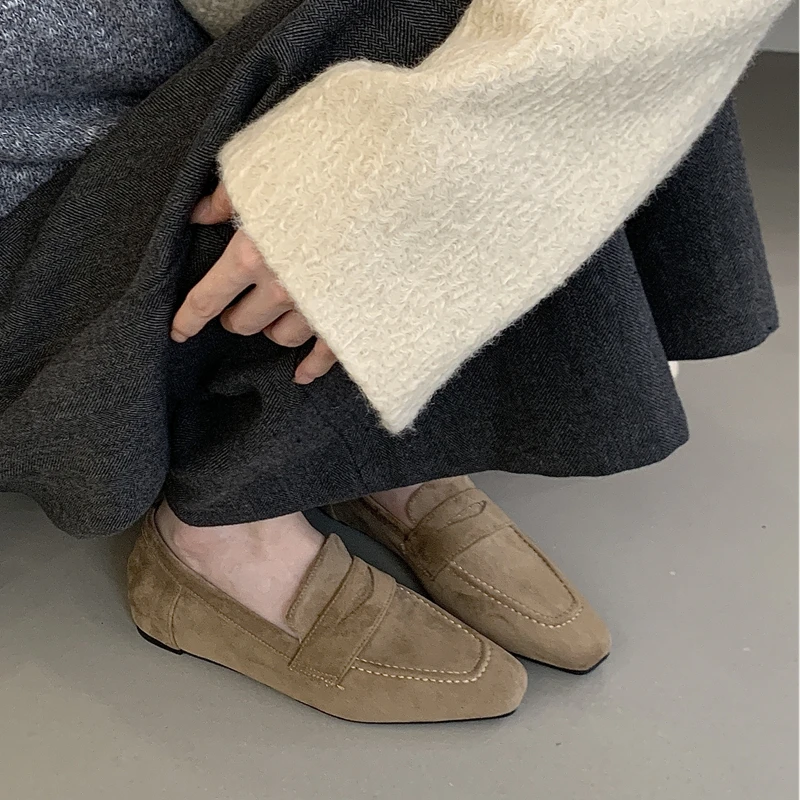 

SUOJIALUN 2025 Autumn New Brand Women Flat Shoes Fashion Round Toe Slip On Laofer Shoes Low Wedge Heel Casual Dress Boat Shoes