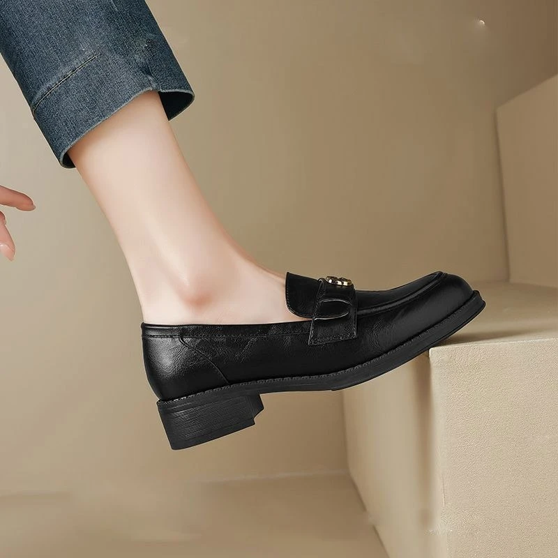 

2026 Spring Women Rose Buckle Loafers Vintage British Style Slip On Flats Casual Leather Shoes All Season