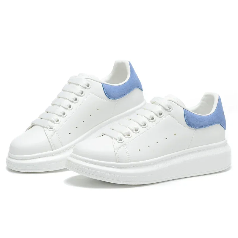 

Hot selling 2025 small white shoes with high quality and thick soles, versatile sports and leisure board shoes, couple shoes